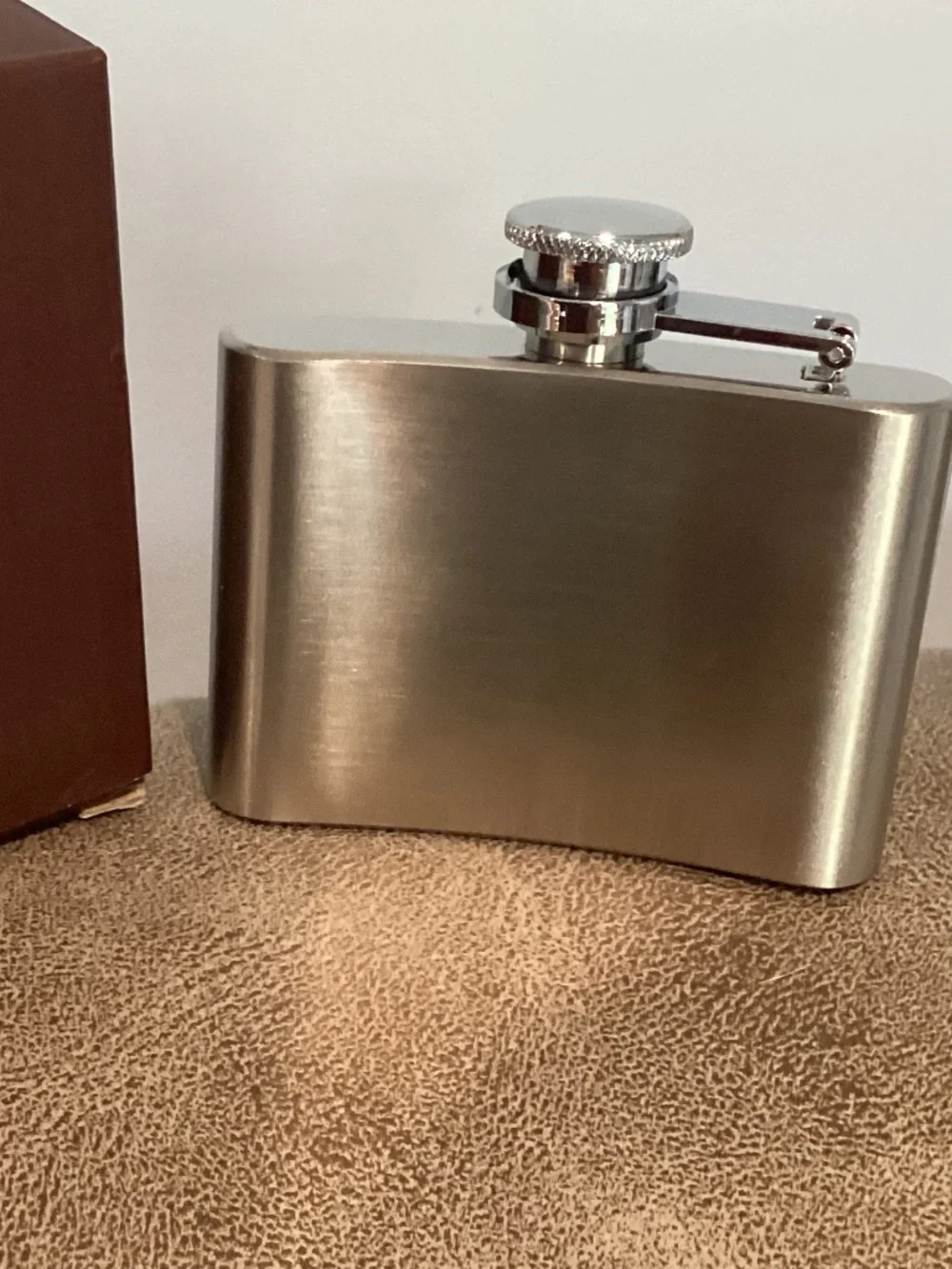 Dewar’s scotch whiskey stainless steel 4 oz flask new in box